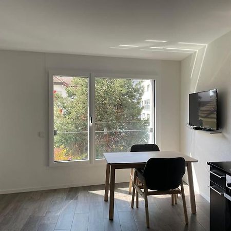 Proche Lausanne: Studio Bien Equipe Apartment Prilly Exterior foto