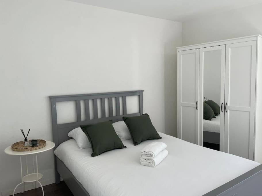 Proche Lausanne: Studio Bien Equipe Apartment Prilly Exterior foto