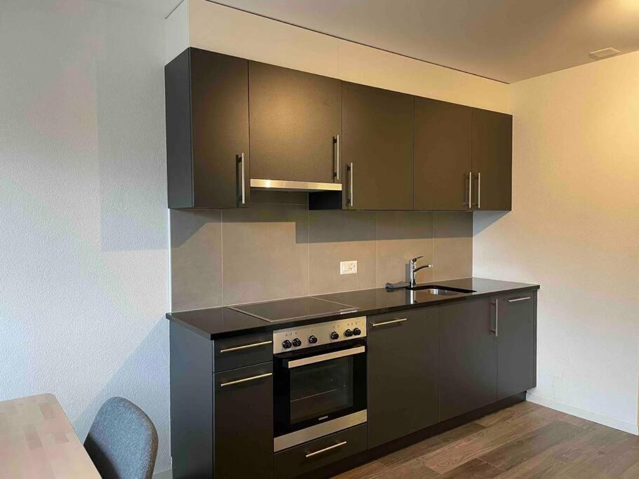 Proche Lausanne: Studio Bien Equipe Apartment Prilly Exterior foto
