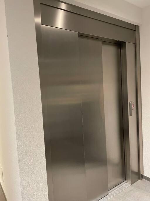 Proche Lausanne: Studio Bien Equipe Apartment Prilly Exterior foto